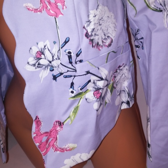 Simply Styled Blazer - Picture 3 of 8